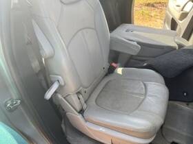 215.gm9a08 Gmc Truck Acadia 2008 Seat Rear 104577573