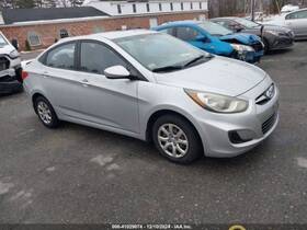 206.hy1n13 Hyundai Accent 2013 Headrest 8267295