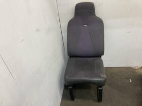 C7nm-cl-50000-b International 2008-2020 Durastar 4400 Right/passenger Seat - P/n C7nmcl50000b