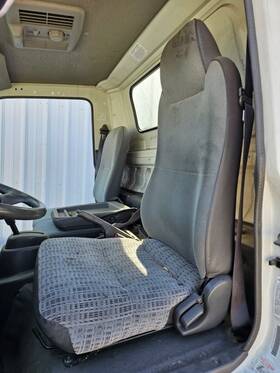 202.xxxx01 Isuzu Npr Used 2001 Left Side Drivers Seat Recovered Bottom Ship Los Angeles