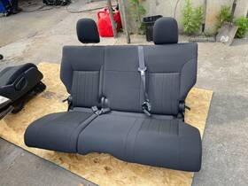 215.am8302 Jeep Rear Seats From Liberty 2011