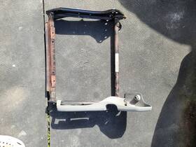 5138979aa Jeep 2006 Grand Cherokee Passenger Side Power Seat Track Frame