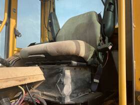 At179376 John Deere 770ch Seat - Used P/n