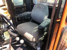 At61529 John Deere 670a Seat - Used P/n