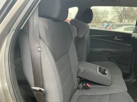215.ki1217 Kia Sorento 2017 Rear Seat 60/40 Split Bench Black Cloth Second Row 817868
