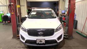 220.ki1217 Kia Sorento 2017 Third Seat Station Wagon Van 978936