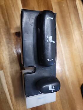 84070-0e010 Lexus 840700e010 2004-2008 Rx Rx400h Front Left Driver Seat