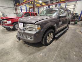 203.fd2210 Lincoln 2010 Navigator Driver Left Side Seat Track E837115
