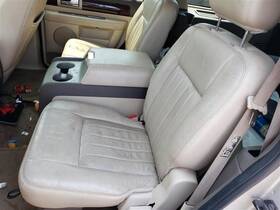 215.fd2204 Lincoln Navigator 2004 Seat Rear 373345-1