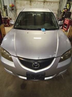 203.mz1k04 Mazda 3 2004 Front Seat Track 408280