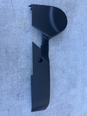 Bbm4-88-1h1 Mazda 2012 3 Front Seat Lower Inner Trim Cover Panel Bezel Left Side - Black Oem
