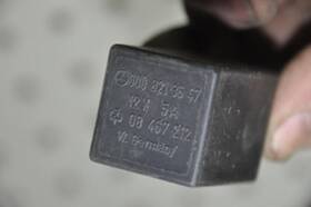 0008213647 Mercedes-benz 8213647 1 Dd Oem Used Seat Adjustment Relay Swf 08467212 W126