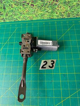 960562103 Mercedes-benz 13-16 Gl450 X166 Front Seat Adjustment Motor Oem