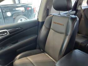 202.da1219 Nissan Pathfindr 2019 Front Seat 2672244
