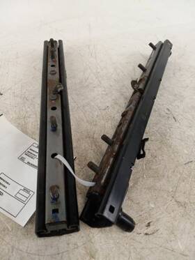 203.da1d10 Nissan 2010 Sentra Front Right Seat Mounting Track Sliders Rails Oem