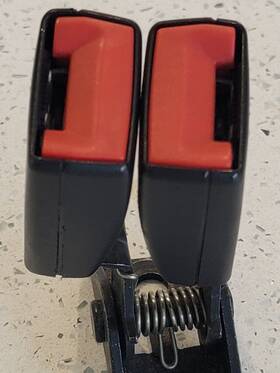 7l0857822b Porsche Oem 2003-2010 Cayenne 955 957 Double Seat Belt Buckle Receiver Mid-rear