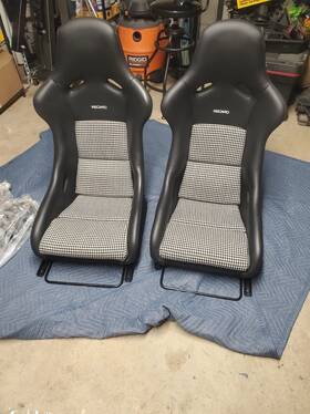 070.77.0885 Recaro Pole Position Seats Leather/ Pepita With Sides Mounts And Sliders 070.77.0885 Recaro Pole Position Seats Leather/ Pepita With Sides Mounts And Sliders