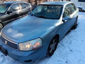 202.gm7l03 Saturn Sat L Sdn 2003 Front Seat 10260