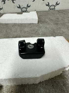 1493773-00-b Tesla 2020 2021 2022 Model Y Front Right Bumper Fender Bracket Oem