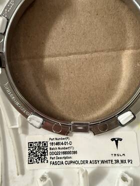 1614604-01-d Tesla Model X Mx 2021-2024 3rd Row Cup Holder Assembly White Usb-c