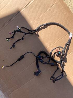 1682249-00-f Tesla Cybertruck Front Left Seat Harness 2024-2025