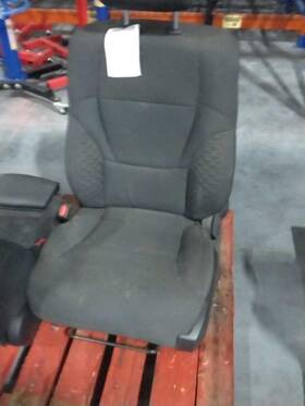 202-12222bl Toyota Driver Front Seat Electric Cloth And Leather Softex Fits 22-23 Tundra 390264