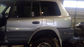 206.to1199 Toyota Rav 4 1999 Headrest 1085388