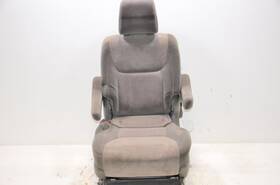 215.to1410 Toyota Sienna 2010 Seat Rear 579002
