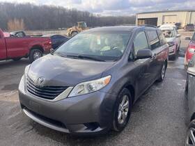 220.to1412 Toyota Sienna 2012 Third Seat Station Wagon Van 614100