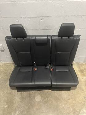 220.to1f24 Toyota 24 2024 Grand Highlander Third Row Seat Black Leather