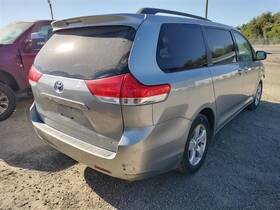 220.to1q12 Toyota Sienna 2012 Third Seat Station Wagon Van 1860732