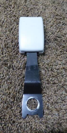 2433667 Toyota 11 12 13 14 15 Sienna Rear 2nd Row Oem Seat Belt Buckle