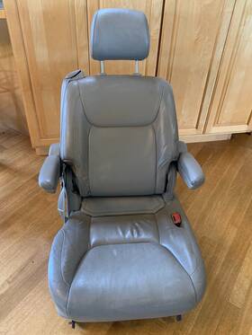 71073-ae010-c0 Toyota Sienna 2nd Row Leather Captain Bucket Seat Oem 2004 2005 2006 2007 2008
