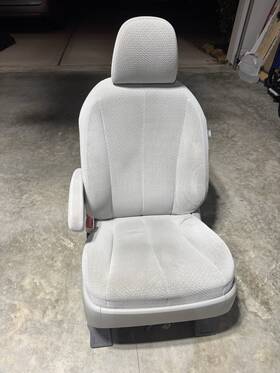 71074-08151 Toyota Front Seat Fc14 Driver Sienna 2017 2016 2015 2014 2013 2012