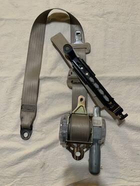 73220-48040-a0 Toyota 04 05 06 07 Highlander Front Left Driver Side Seat Belt Retractor Oem