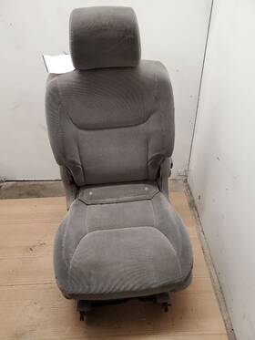 79012-ae080-b0 Toyota Sienna Le 2nd Row Rear Left Seat 2005 Gray-lb12 Cloth 79012-ae080