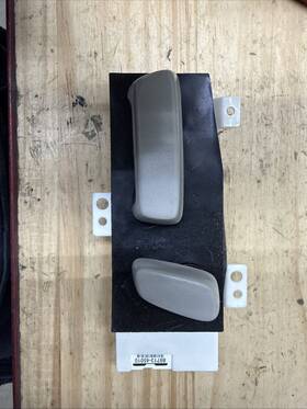 84070-0e050 Toyota 2014-2019 Highlander Front Left Driver Side Seat Control Switch Oem