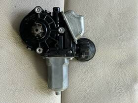 85720-06060 Toyota 2010 Camry Hybrid Regulator Window Motor Rear Right Oem