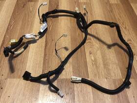 85820-30690 Toyota 01-05 Sequoia Right Passenger Front Power Seat Tracks Harness Slider