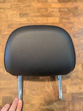 5gm885901cbkx Volkswagen Vw Golf Mk7/mk7.5 - Rear Headrest Leather Black Red Stitch Oem