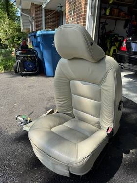 30761274 Volvo 2008-2016 Xc70 Front Right Passenger Side Seat Leather Tan With Belt