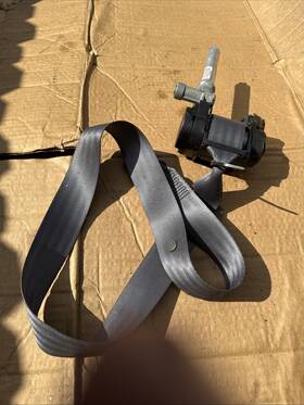 39969930 Volvo 2001-2004 S60 Rear Middle Center Seat Belt Retractor Gray Oem V36