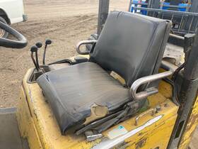 Glc040afnuae082 Yale 504268742 Seat - Used P/n