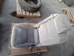 Toyota Sienna Rear Second 2ND Row Middle Jump Seat. Fixed Price $165.13.